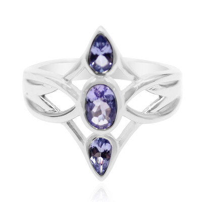 Anello in argento con Tanzanite