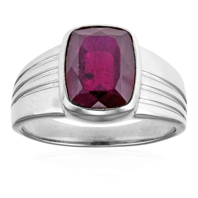 Anello in argento con Rubino del Madagascar