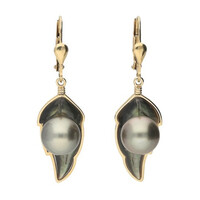 Orecchini in oro con Madreperla