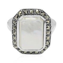 Anello in argento con Madreperla