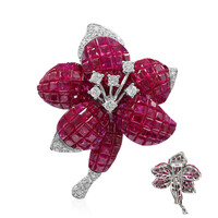 Spilla in oro con Rubino della Birmania (Estée Collection)