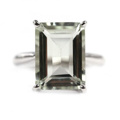 Anello in argento con Ametista Verde