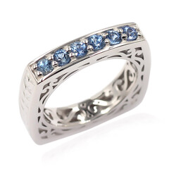 Anello in argento con Zaffiro Ceylon (Dallas Prince Designs)