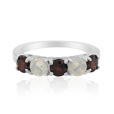 Anello in argento con Granato