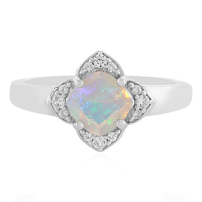 Anello in argento con Opale di Welo