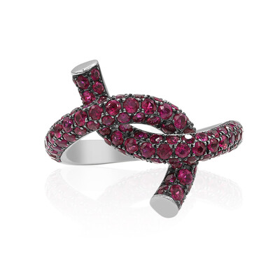 Anello in oro con Rubino della Birmania (Estée Collection)