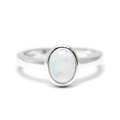 Anello in argento con Opale di Welo