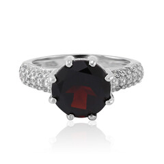 Anello in argento con Granato