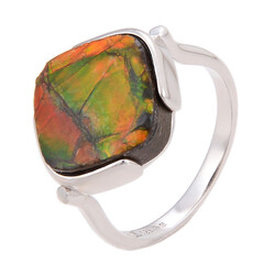 Anello in argento con Ammolite