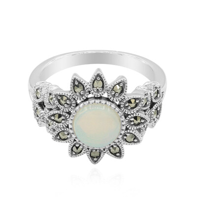Anello in argento con Opale Bianco