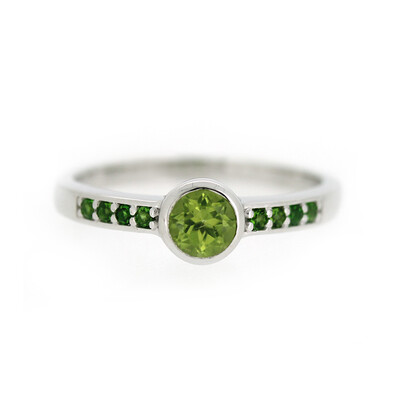 Anello in argento con Peridoto