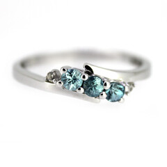 Anello in argento con Zircone Ratanakiri
