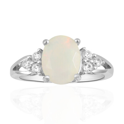 Anello in argento con Opale di Welo