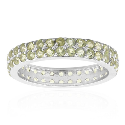 Anello in argento con Peridoto della Birmania