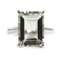 Anello in argento con Ametista Verde