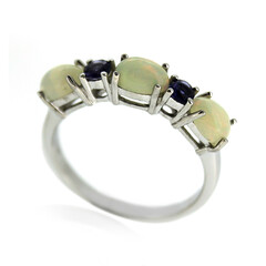 Anello in argento con Opale di Welo