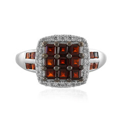 Anello in argento con Granato Rosso