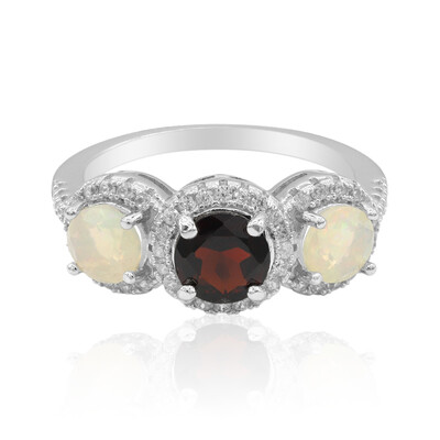 Anello in argento con Granato