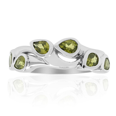 Anello in argento con Idocrasio