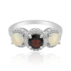 Anello in argento con Granato