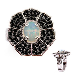 Anello in argento con Opale di Welo (Dallas Prince Designs)