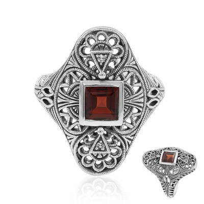 Anello in argento con Granato Mozambico
