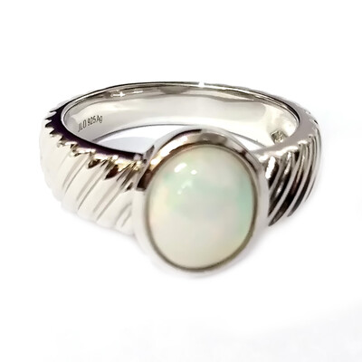 Anello in argento con Opale di Welo
