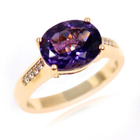 Anello in oro con Quarzo Mirtillo