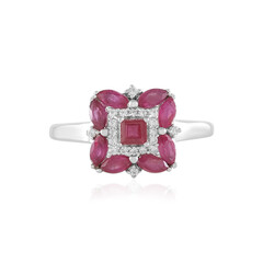 Anello in argento con Rubino del Madagascar