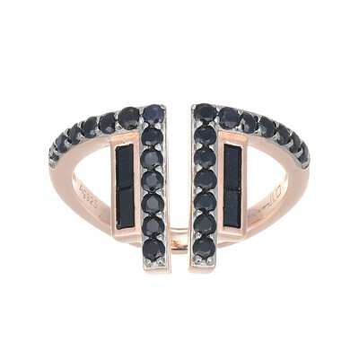 Anello in argento con Zaffiro Nero (Adela Silber)