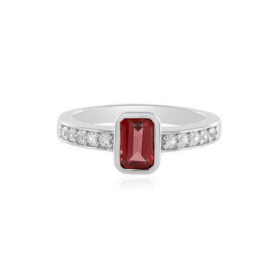 Anello in argento con Granato Mozambico