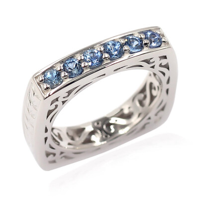 Anello in argento con Zaffiro Ceylon (Dallas Prince Designs)