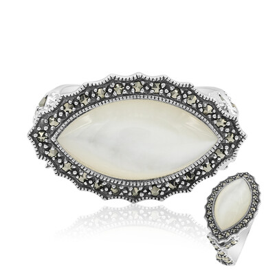 Anello in argento con Madreperla