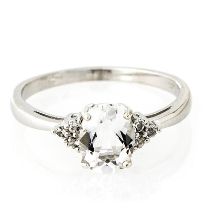 Anello in argento con Petalite