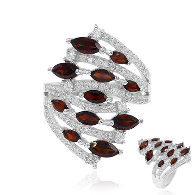 Anello in argento con Granato