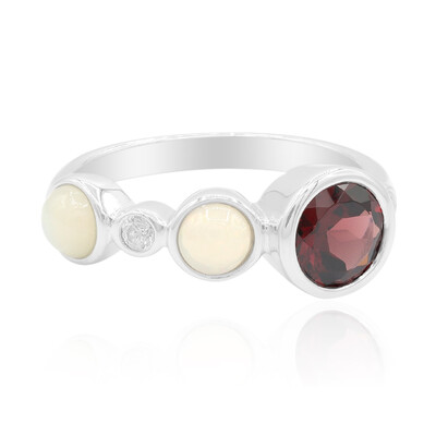 Anello in argento con Granato Mozambico