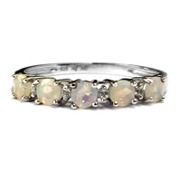 Anello in argento con Opale di Welo