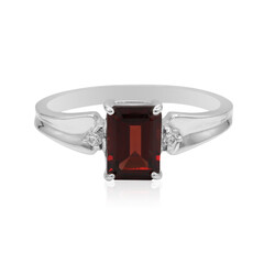 Anello in argento con Granato Mozambico