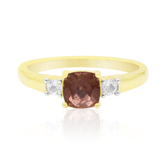 Anello in oro con Apatite Rossa