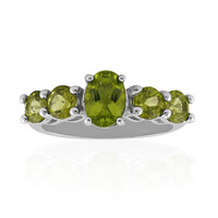 Anello in argento con Peridoto della Birmania