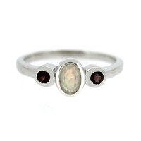 Anello in argento con Opale di Welo