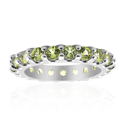 Anello in argento con Peridoto della Birmania
