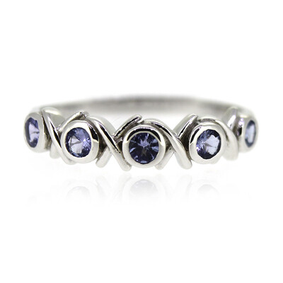 Anello in argento con Tanzanite