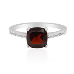 Anello in argento con Granato
