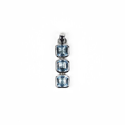 Ciondolo in argento con Topazio Blu