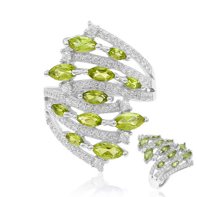 Anello in argento con Peridoto della Birmania