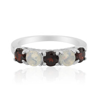 Anello in argento con Granato