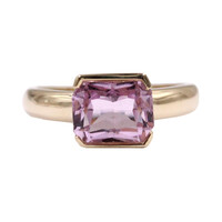 Anello in oro con Kunzite