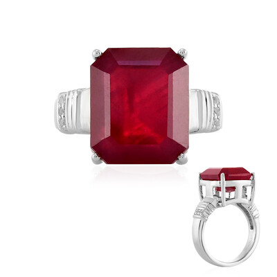 Anello in argento con Rubino del Madagascar