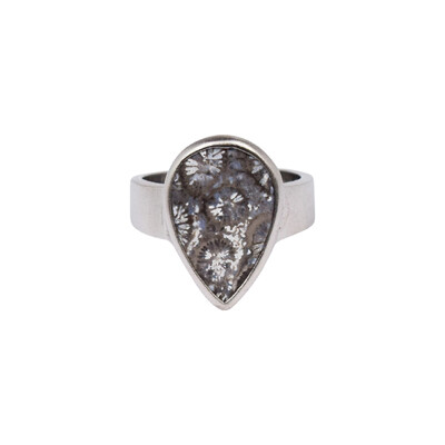Anello in argento con Corallo Pietrificato